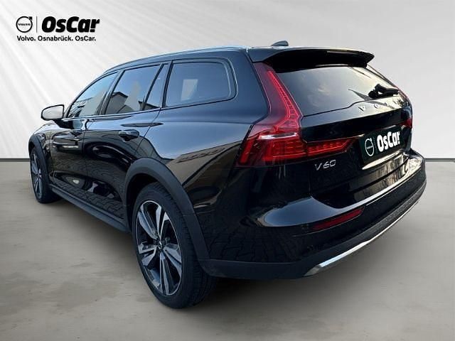 Gebraucht Volvo V60 CC Plus 197 PS (144 kW) 2022 Schwarz Kombi