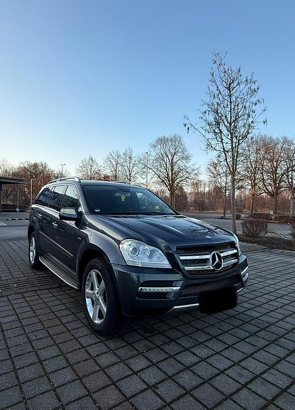 Grau Gebraucht 2010 Mercedes GL350 SUV | 12.800 € (Superpreis) - Bild 1/4