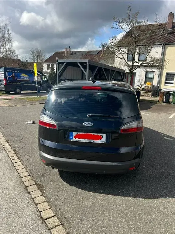 Gebraucht Ford S-MAX Ambiente 140 PS (102 kW) 2008 Schwarz Van / Kleinbus