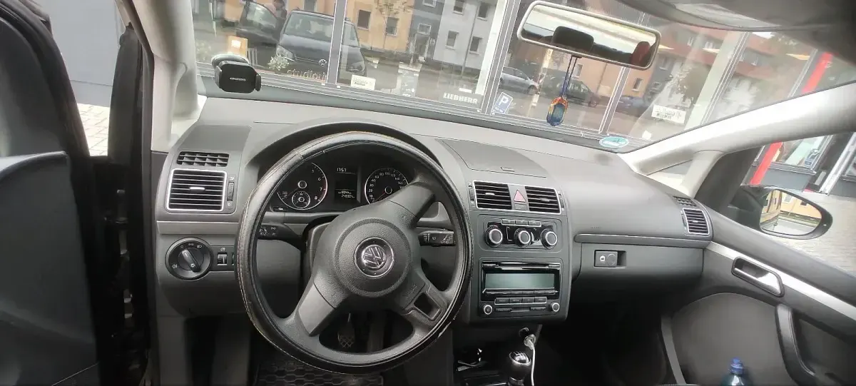 Gebraucht VW Touran 140 PS (102 kW) 2011 Schwarz Van / Kleinbus