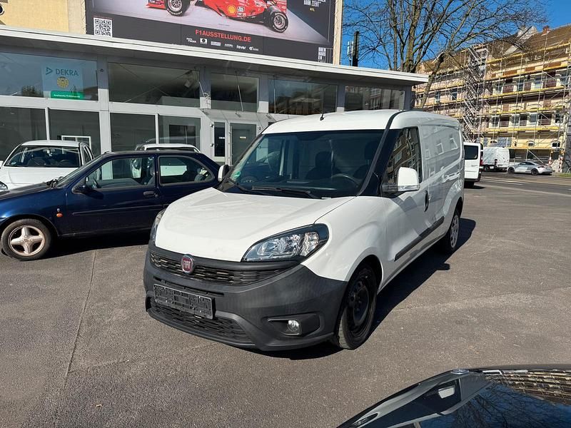 Gebraucht Fiat Doblò 100 PS (73 kW) 2019 Weiß Van / Kleinbus