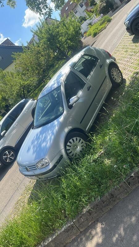 Grau Gebraucht 2000 VW Golf IV Limousine | 1.700 € (Fairer Preis) - Bild 1/4
