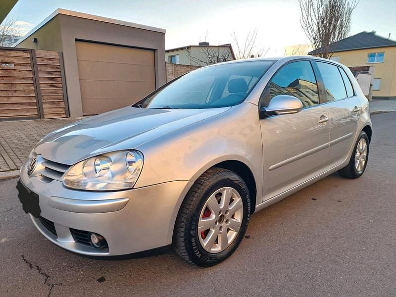 Gebraucht VW Golf V 74 PS (54 kW) 2005 Silber Kleinwagen