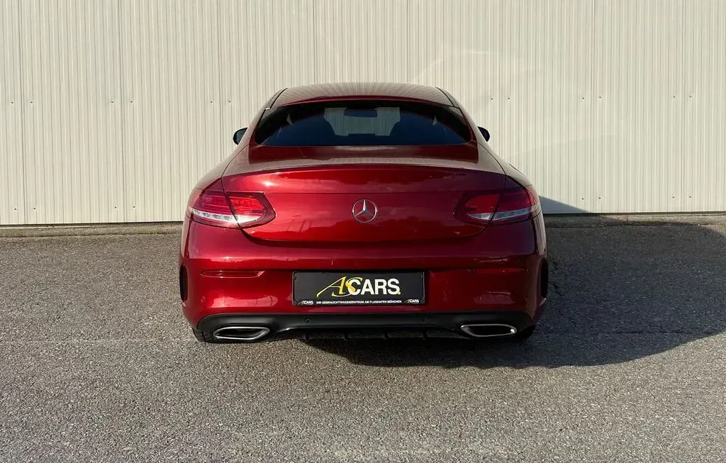 Gebraucht Mercedes C180 AMG line 156 PS (114 kW) 2016 Rot Coupé