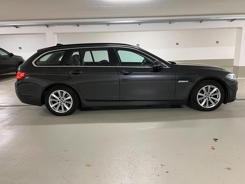Gebraucht BMW 518 150 PS (110 kW) 2015 Grau Kombi