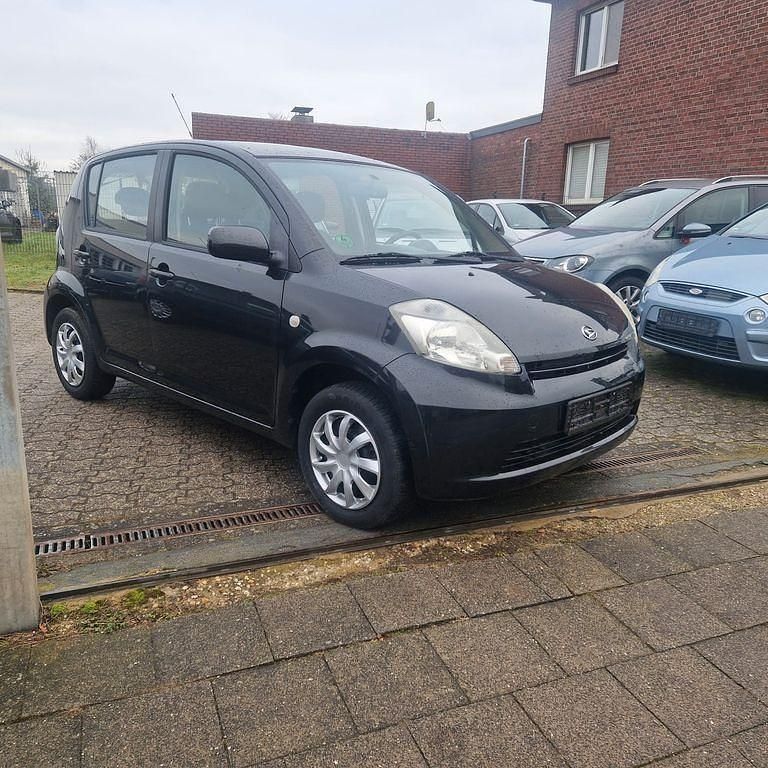 Gebraucht Daihatsu Sirion 69 PS (50 kW) 2007 Schwarz Kleinwagen
