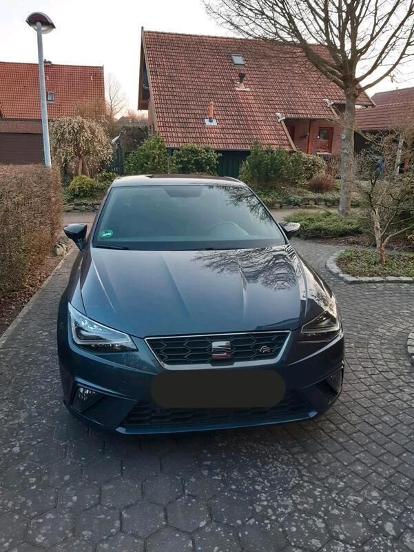 Grau Gebraucht 2020 Seat Ibiza FR-Line Kleinwagen | 16.900 € (Fairer Preis) - Bild 1/4