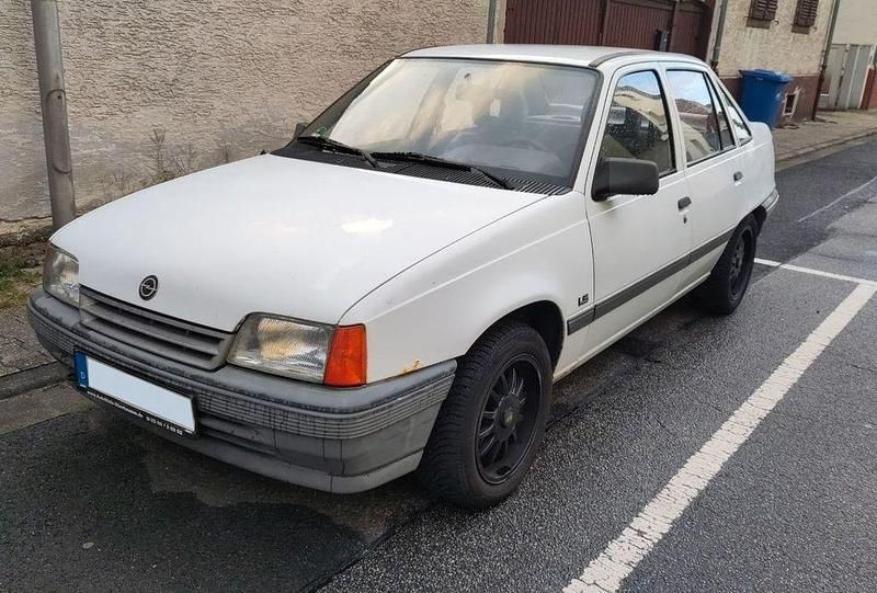 Gebraucht Opel Kadett 75 PS (55 kW) 1989 Weiß Kleinwagen