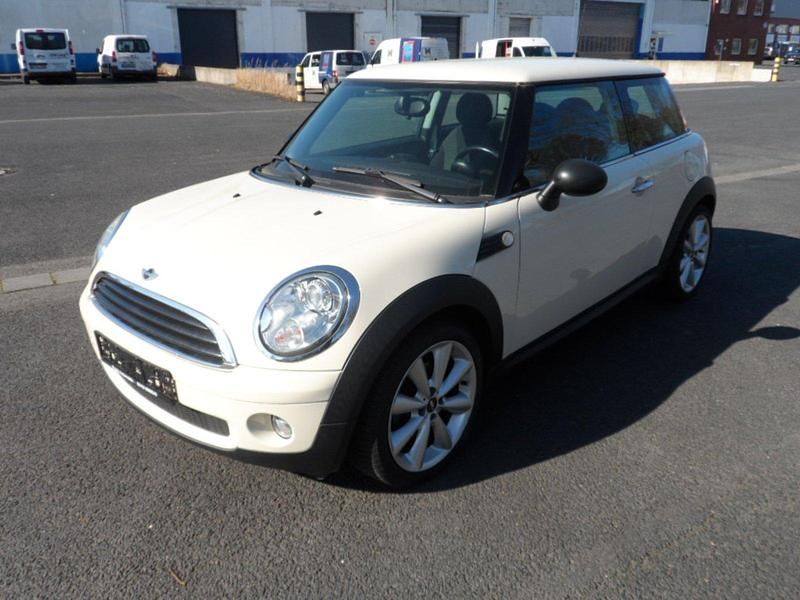Gebraucht Mini Cooper 75 PS (55 kW) 2009 Weiß Kleinwagen