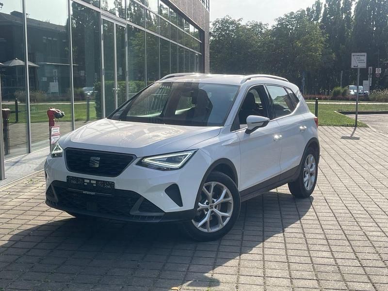 Weiß Gebraucht 2023 Seat Arona FR SUV | 17.990 € (Guter Preis) - Bild 1/4