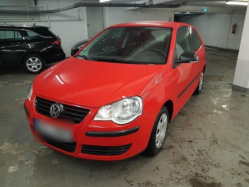 Rot Gebraucht 2008 VW Polo Trendline Limousine | 1.950 € (Fairer Preis) - Bild 1/4
