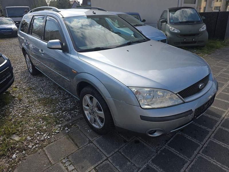 Gebraucht Ford Mondeo 125 PS (91 kW) 2003 Silber Limousine