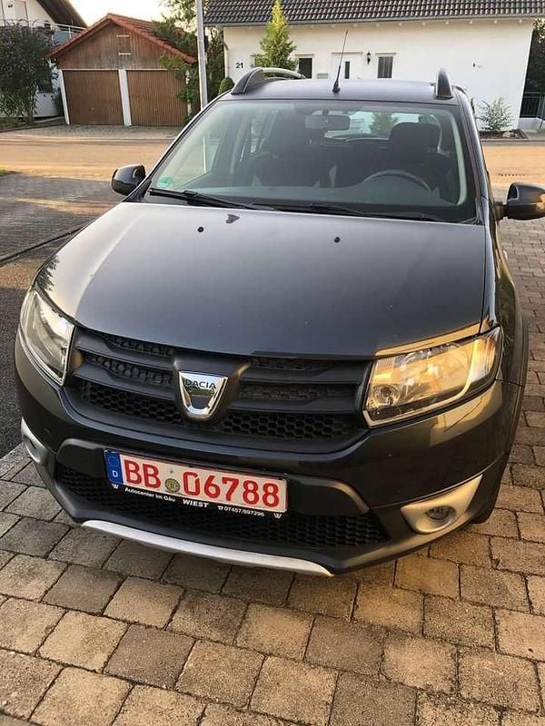 Grau Gebraucht 2016 Dacia Sandero Stepway Ambiance Kleinwagen | 7.400 € (Fairer Preis) - Bild 1/4
