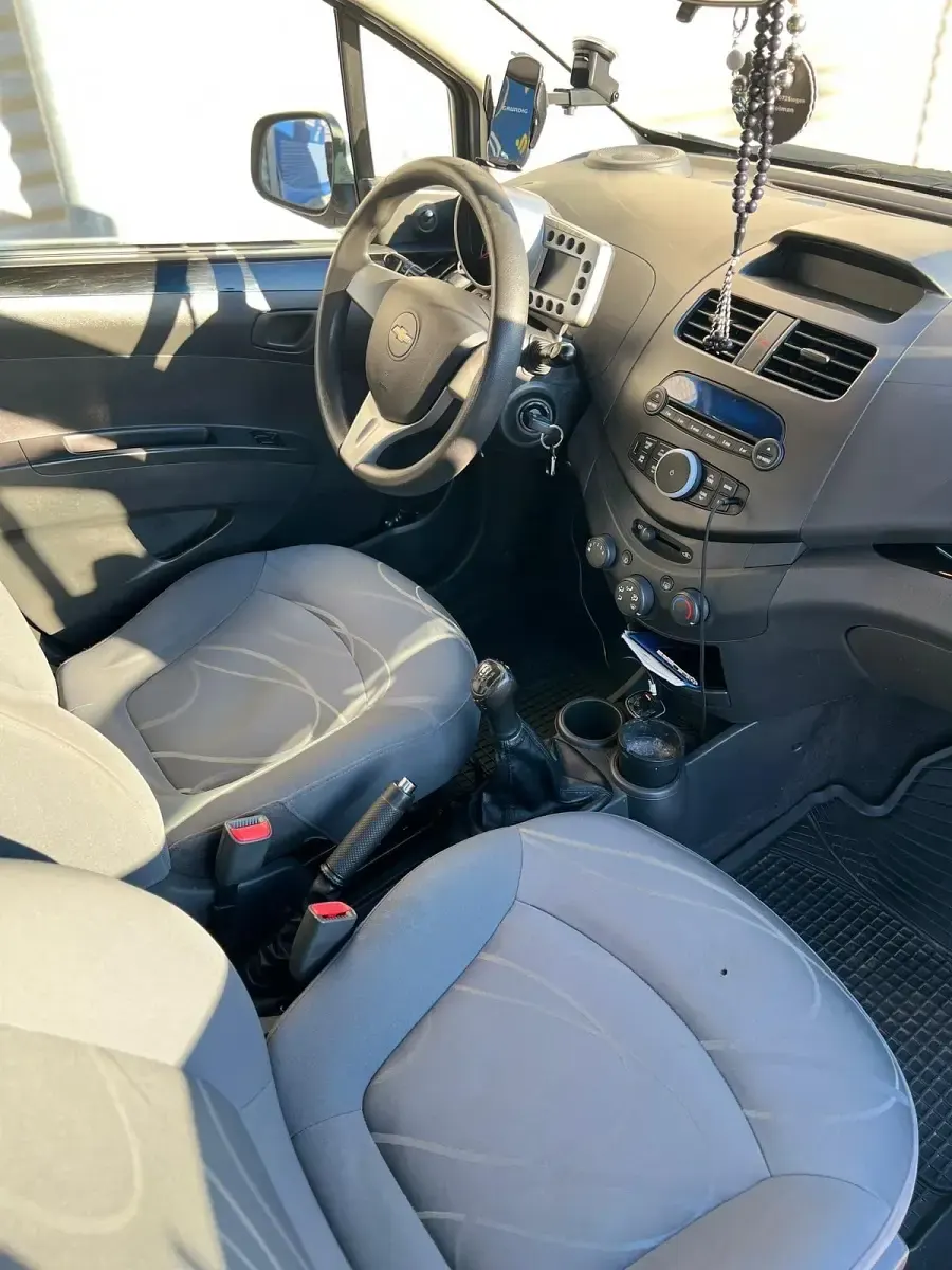 Gebraucht Chevrolet Spark 68 PS (50 kW) 2012 Weiß Kleinwagen