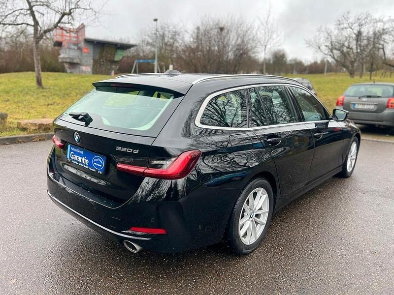 Gebraucht BMW 320 Performance 190 PS (139 kW) 2022 Schwarz Kombi