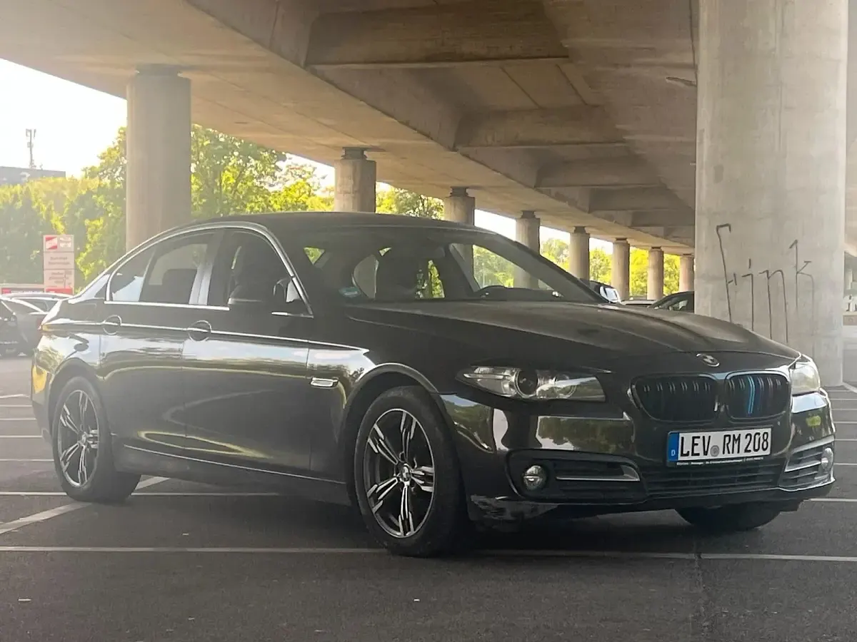 Second-hand BMW 520 184 CP (135 kW) 2014 Maro Berlinǎ