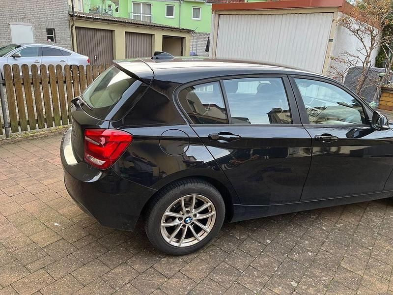 Gebraucht BMW 116 136 PS (100 kW) 2014 Schwarz Kleinwagen