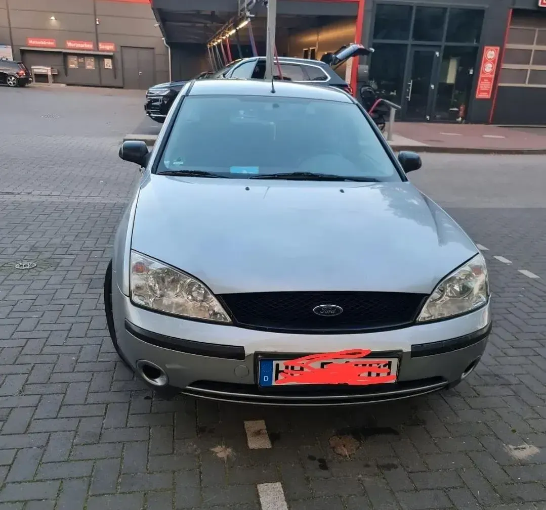 Używany Ford Mondeo 170 KM (125 kW) 2002 Srebrny Sedan/Limuzyna