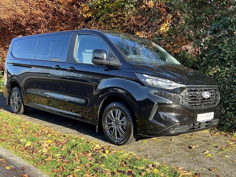 Gebraucht Ford Tourneo Titanium 136 PS (100 kW) 2025 Schwarz Van / Kleinbus