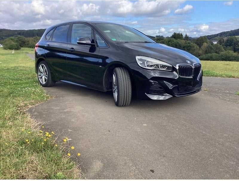 Gebraucht BMW 225 Active Tourer iPerformance 224 PS (164 kW) 2018 Schwarz Van / Kleinbus