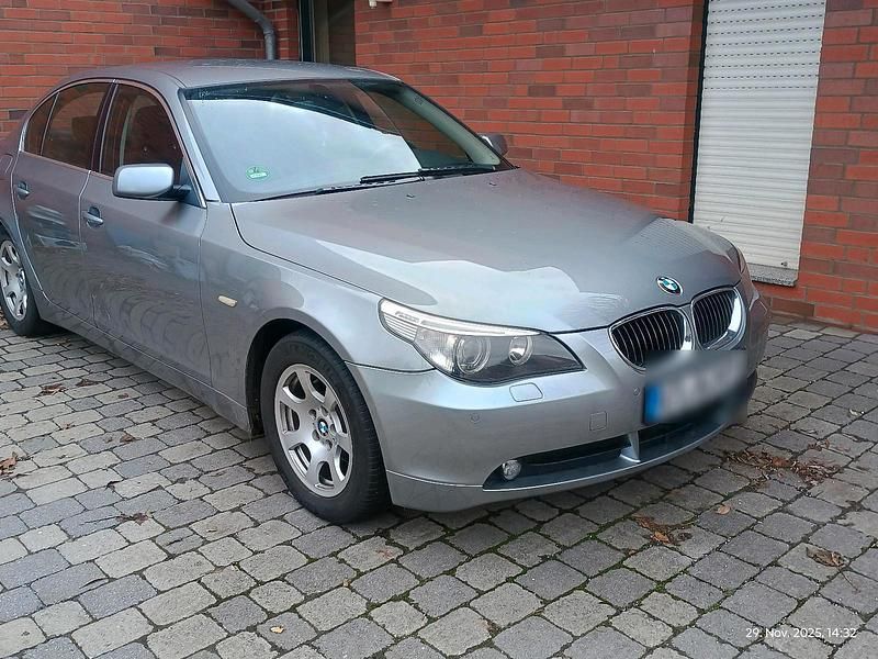 Gebraucht BMW 523 177 PS (130 kW) 2007 Grau Limousine