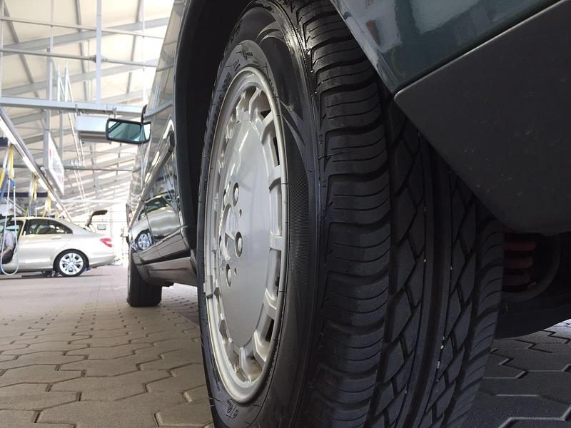 Gebraucht Mercedes 190 1988 Grün Limousine