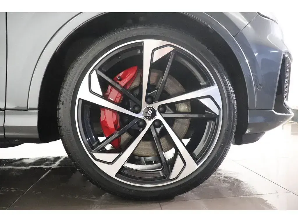 Gebraucht Audi SQ7 Competition 507 PS (372 kW) 2023 Daytonagrau perleffekt SUV