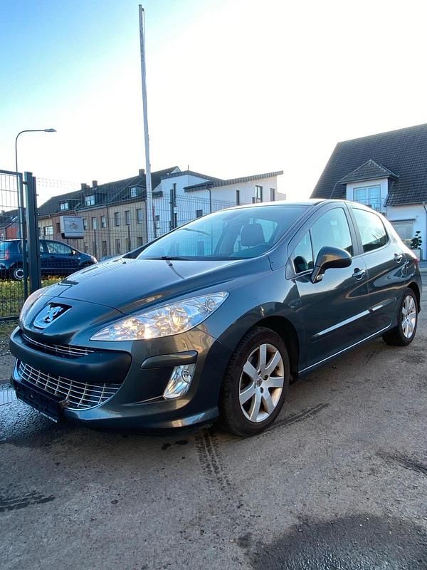 Grau Gebraucht 2010 Peugeot 308 Kleinwagen | 2.599 € (Fairer Preis) - Bild 1/4