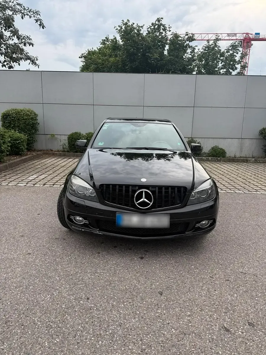 Gebraucht Mercedes C200 136 PS (100 kW) 2009 Schwarz Limousine
