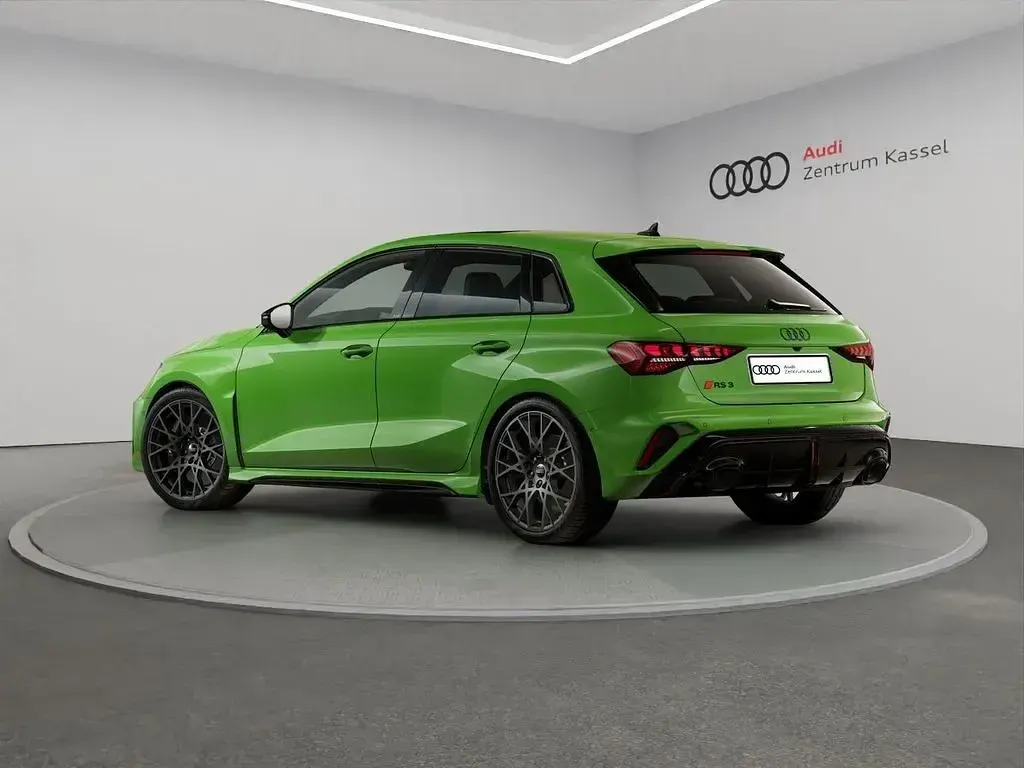 Neu Audi RS3 Sport 400 PS (294 kW) 2026 Grün Limousine