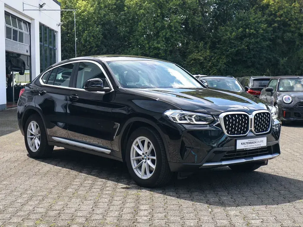 Gebraucht BMW X4 Performance 184 PS (135 kW) 2022 Schwarz SUV