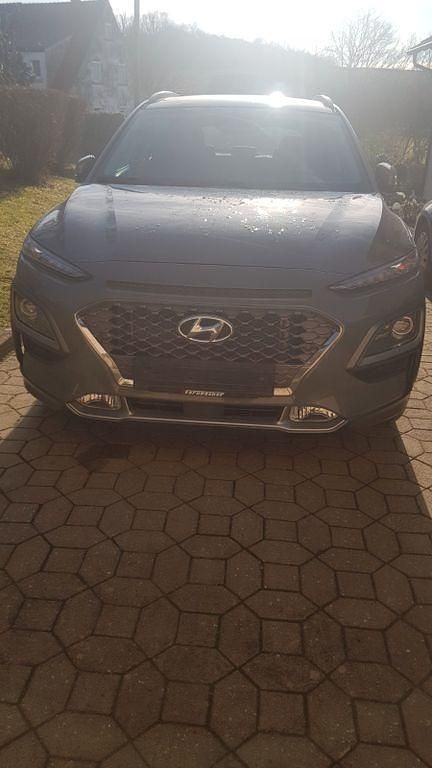 Grau Gebraucht 2018 Hyundai Kona Trend SUV | 18.000 € (Etwas zu teuer) - Bild 1/4