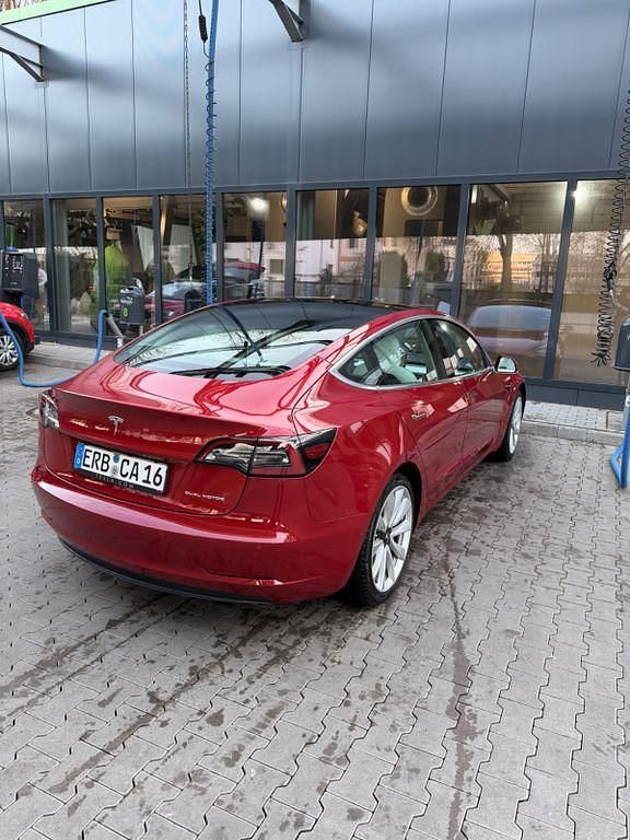 Gebraucht Tesla Model 3 350 kW (476 PS) 2019 Rot Limousine