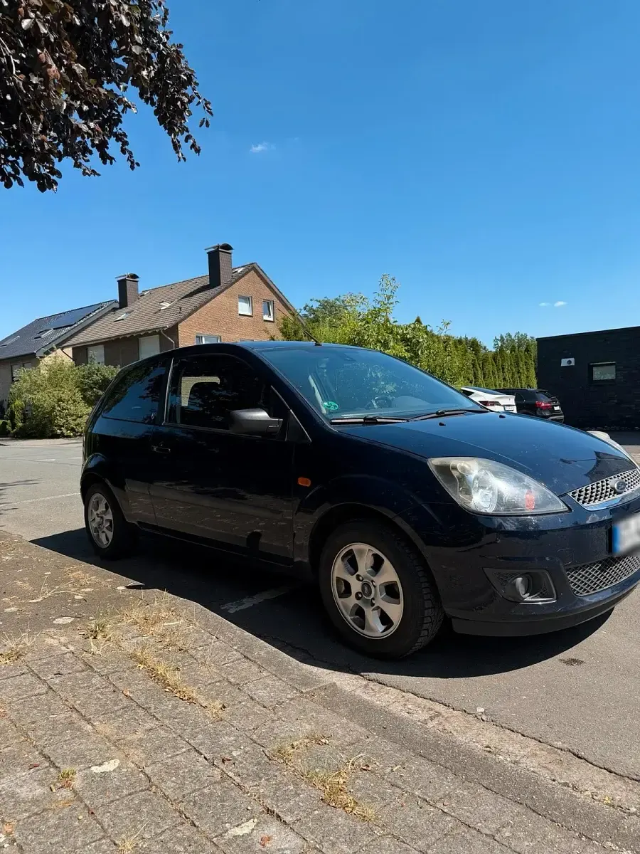 Gebraucht Ford Fiesta 75 PS (55 kW) 2006 Blau Kleinwagen