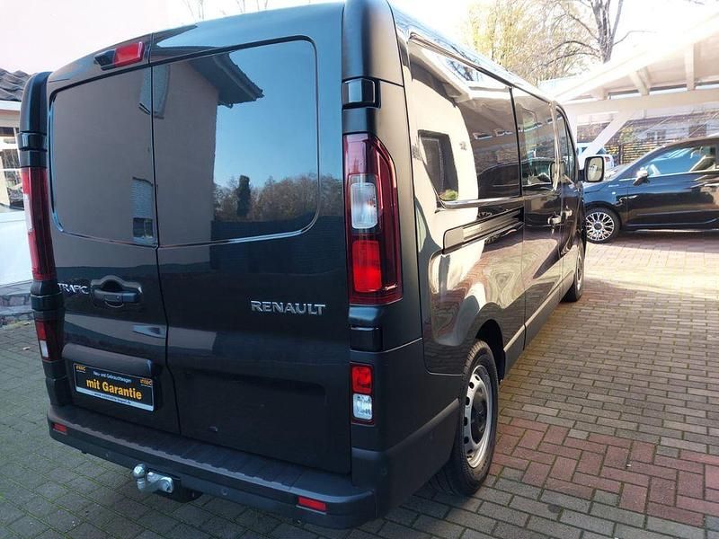 Gebraucht Renault Trafic 150 PS (110 kW) 2022 Schwarz Van / Kleinbus