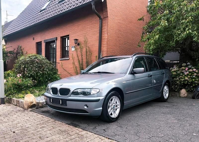 Grau Gebraucht 2005 BMW 316 Kombi | 6.999 € - Bild 1/4