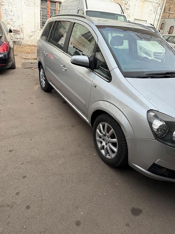 Gebraucht Opel Zafira 2005 Silber Van / Kleinbus