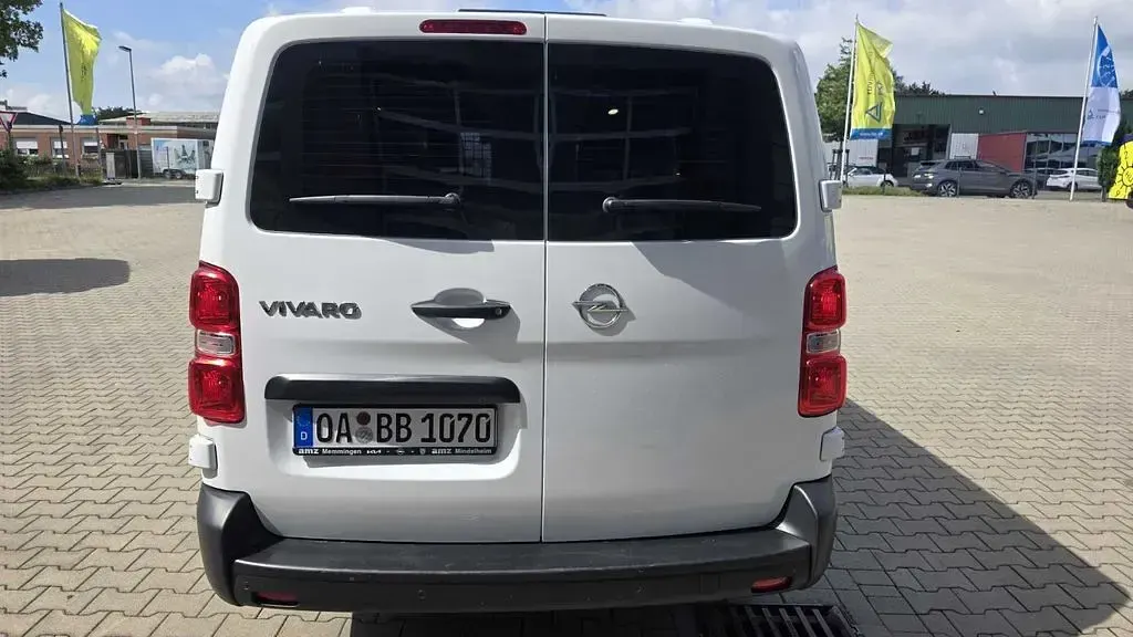 Gebraucht Opel Vivaro-e Combi 145 PS (106 kW) 2024 Weiß Van / Kleinbus