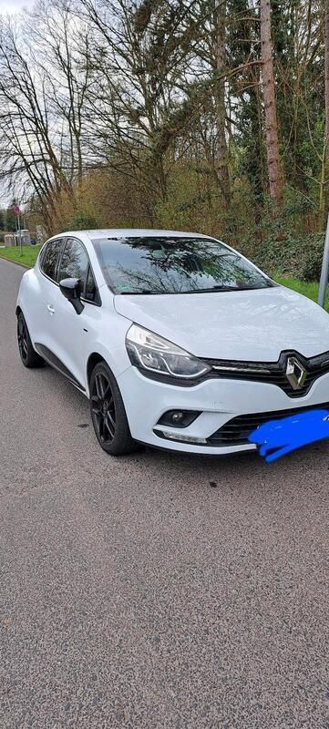 Weiß Gebraucht 2017 Renault Clio IV LIMITED Limousine | 7.000 € (Guter Preis) - Bild 1/4