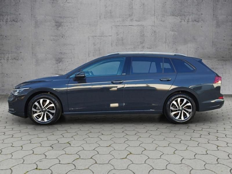 Gebraucht VW Golf VIII Active 150 PS (110 kW) 2022 Uranograu Kombi