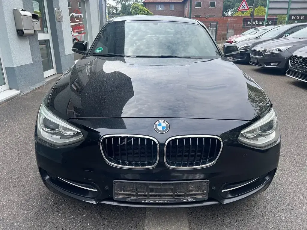 Gebraucht BMW 118 Sport Line 143 PS (105 kW) 2012 Schwarz Kleinwagen