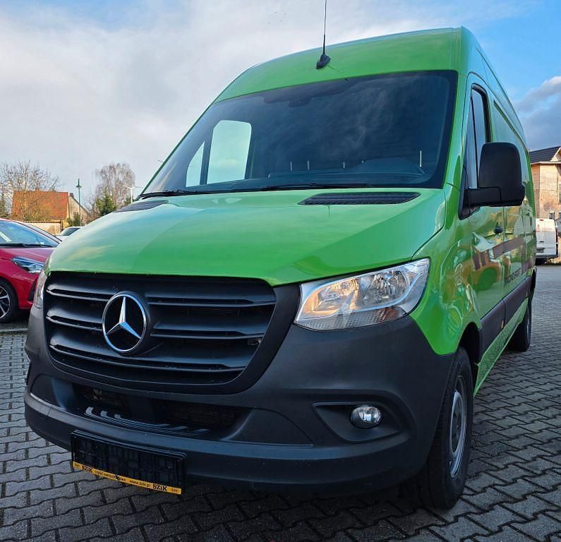 Gebraucht Mercedes Sprinter 170 PS (125 kW) 2023 Grün Van