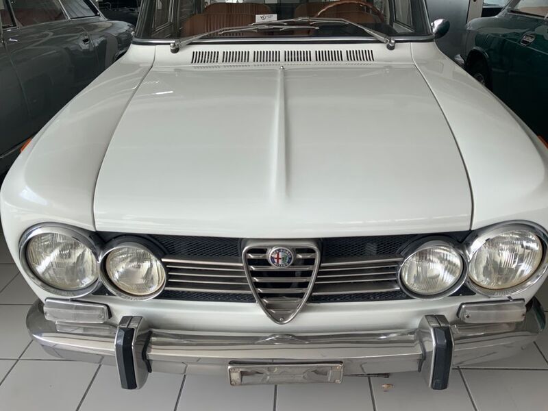 Weiß Gebraucht 1972 Alfa Romeo Giulia Limousine | 24.900 € - Bild 1/4