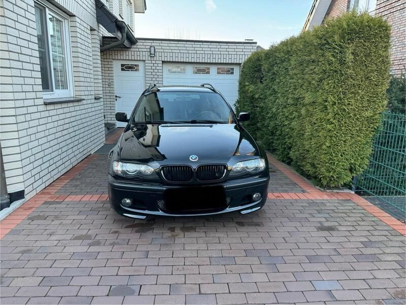 Schwarz Gebraucht 2002 BMW 320 Kombi | 6.300 € - Bild 1/4
