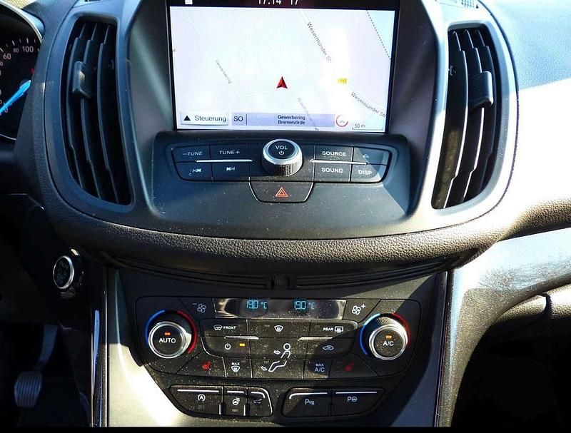 Usata Ford Kuga 150 CV (110 kW) 2017 Grigio SUV