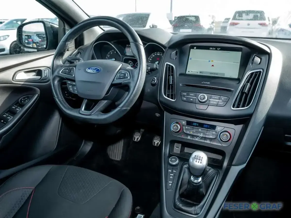 Brugt Ford Focus ST-Line 182 HK (133 kW) 2018 Rød Sedan
