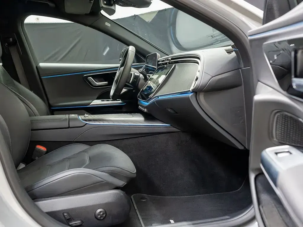 Second-hand Mercedes E300 AMG 313 CP (230 kW) 2025 Gri Break