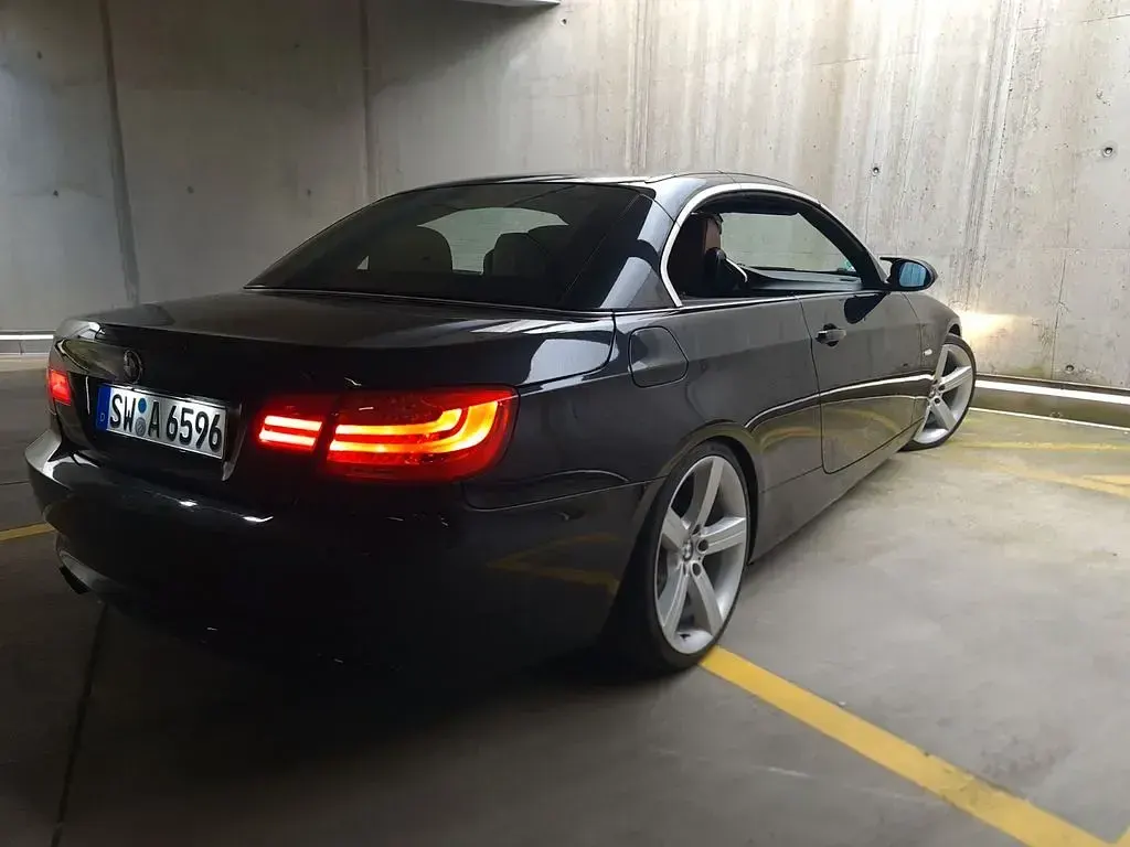 Gebraucht BMW 330 Cabriolet Performance 272 PS (200 kW) 2007 Schwarz Cabrio