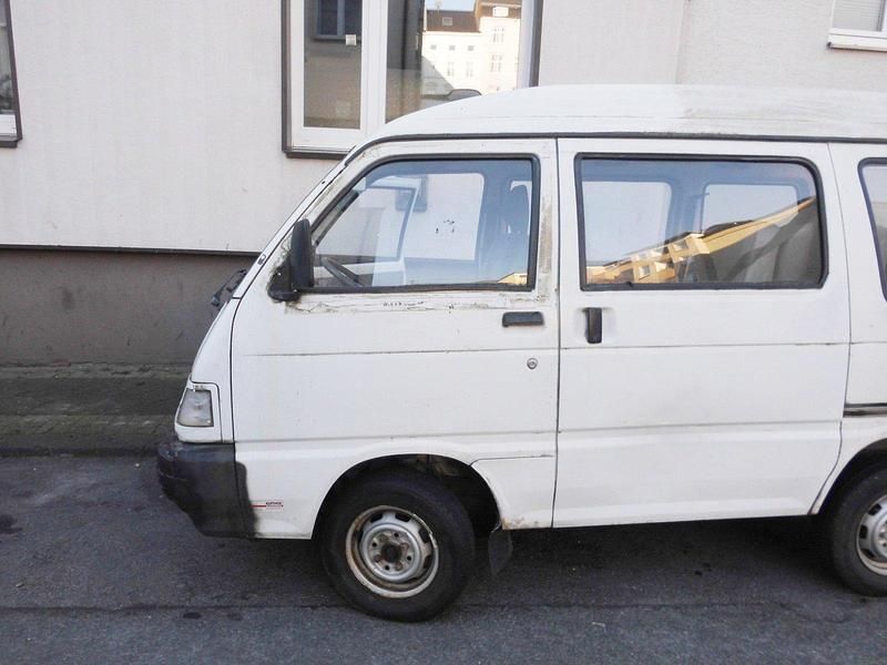 Weiß Gebraucht 2000 Piaggio Porter Van / Kleinbus | 1.000 € - Bild 1/4