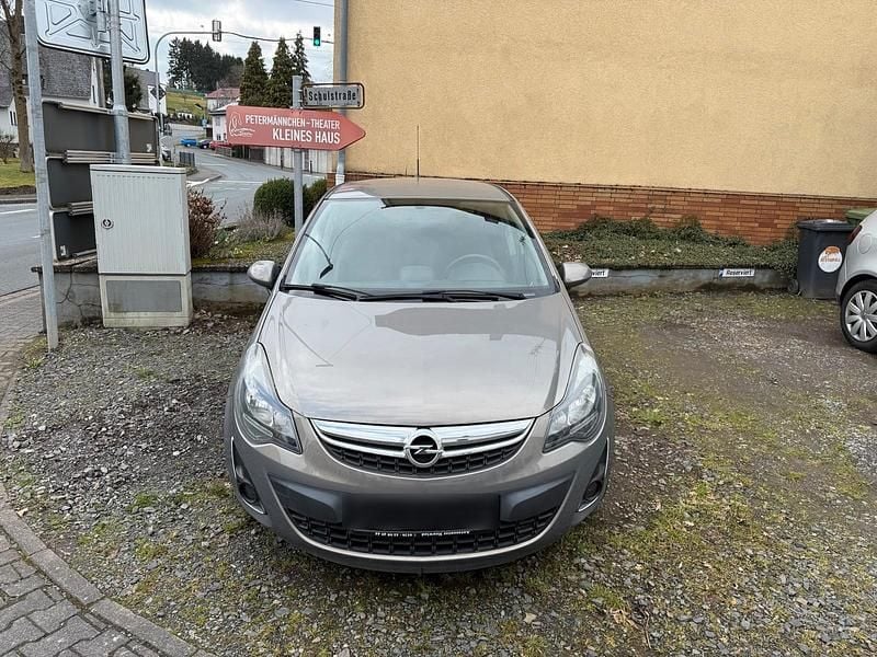 Gebraucht Opel Corsa 101 PS (74 kW) 2014 Braun Kleinwagen